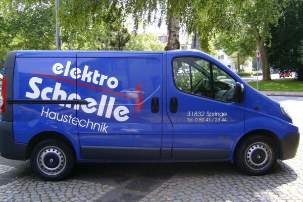 fahrzeugbeschriftung-elektro-schnelle-h85030C67320-8553-9F0F-C257-1DFE48AD4794.jpg