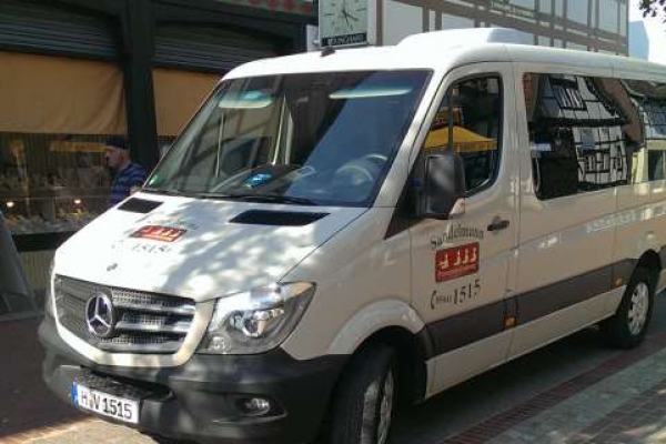 fahrzeugbeschriftung-taxi-sandelmann-sprinter-01-h850804D4E5E-49D7-0EEA-2D0D-B3B860D6F780.jpg