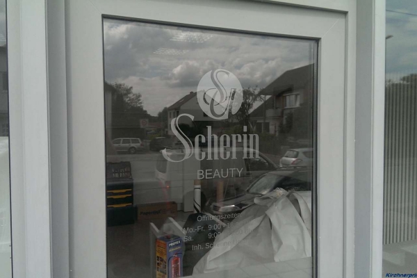 fensterbeschriftung-beautysalon-scherin-02-h850BC48B346-B2A5-E54A-6244-706E2535DF56.jpg