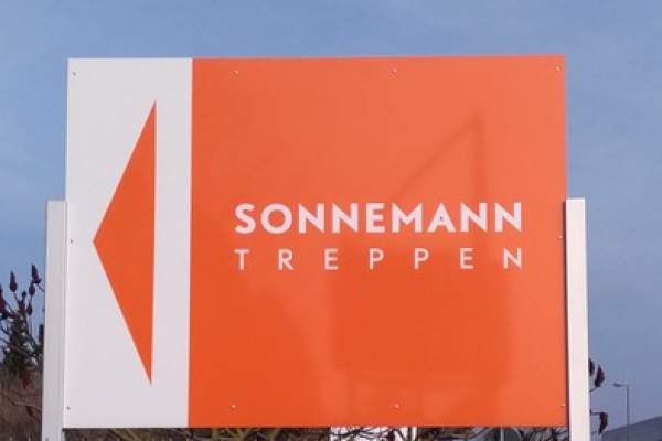 werbeschilder-sonnemann02F2A19D72-8FC6-0360-B848-7508CB9EF160.jpg